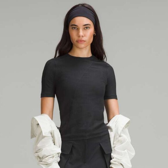 Lululemon Women's Asymmetrical Ribbed Cotton T-Shirt - Black - Picture 1 of 5